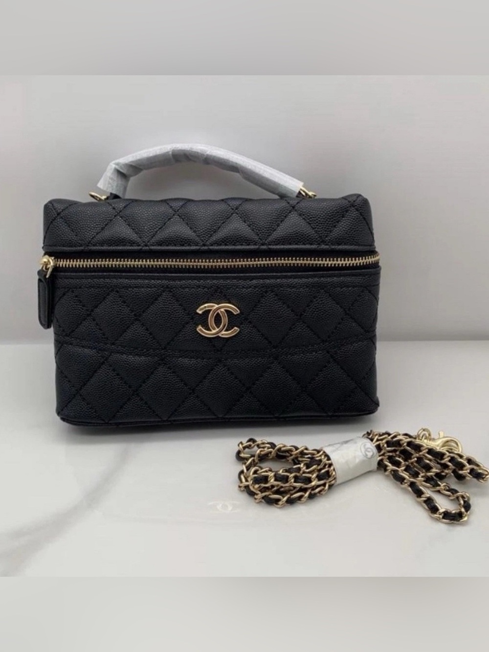 Chanel GWP VIP Makeup Bag - Picture 2 of 6